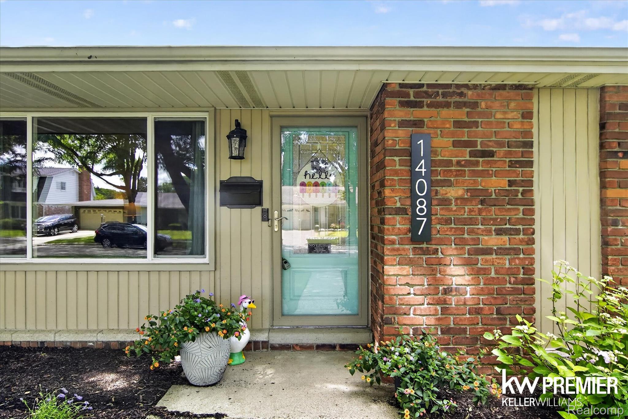 14087 Golfview Street