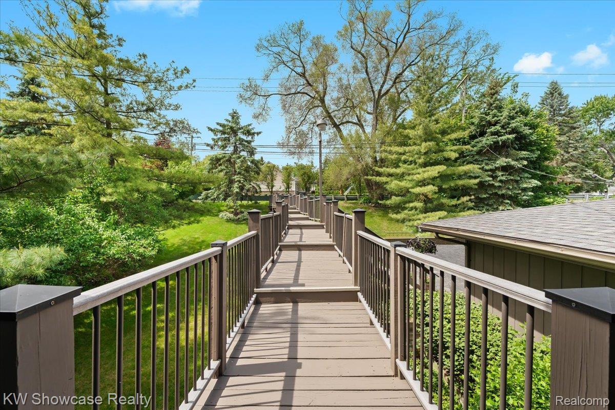 3428 Benstein Road