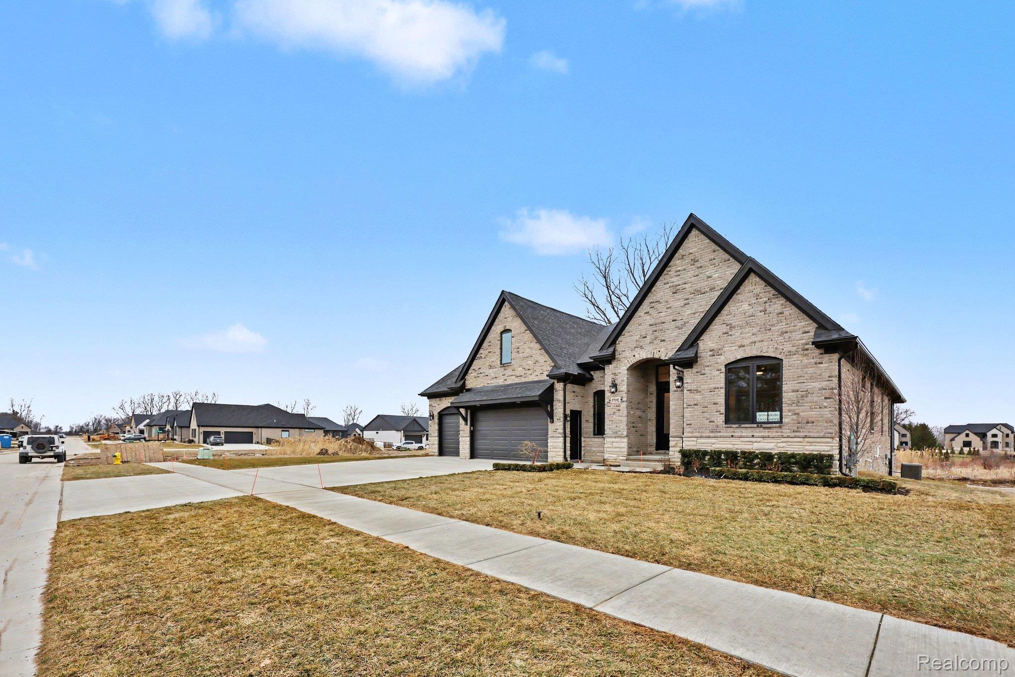 57192 Meadowridge Drive