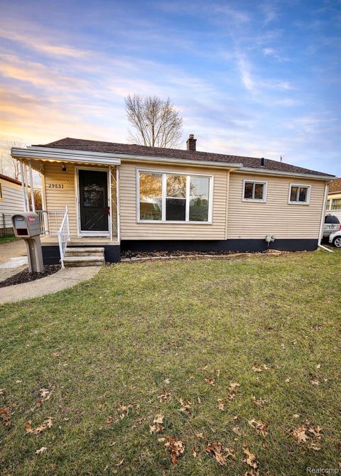 29581 Rosemont Street Roseville City MI 48066