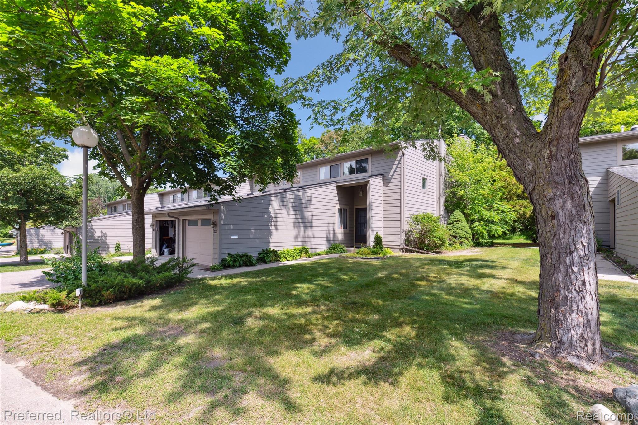 3131 Lakehaven Drive