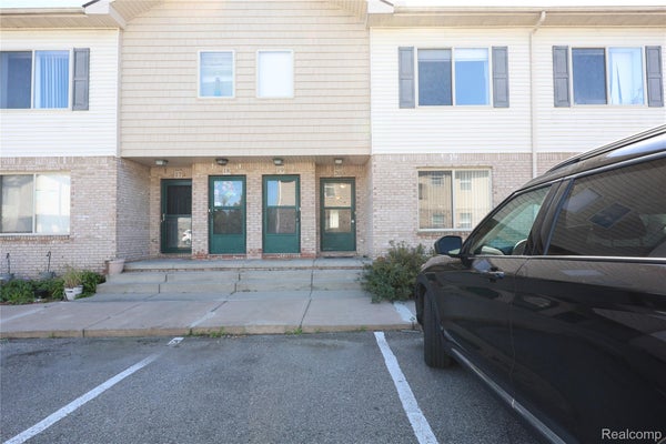 20 EDEN PARK DR, DEARBORN HEIGHTS, MI 48127 - Image d6d7cbcbec06387cd757ce51a709b39d/3627140903
