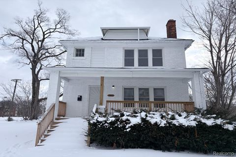 Photo of 343 Elmhurst Street, Highland Park City, MI 48203 (MLS # 20261007168)