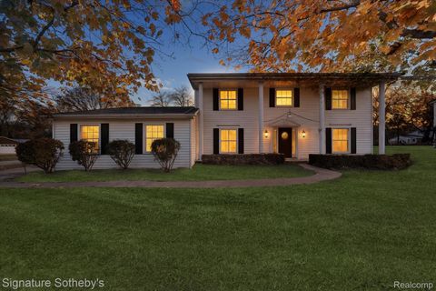 1926 Hickory Bark Lane Bloomfield Hills City MI 48304