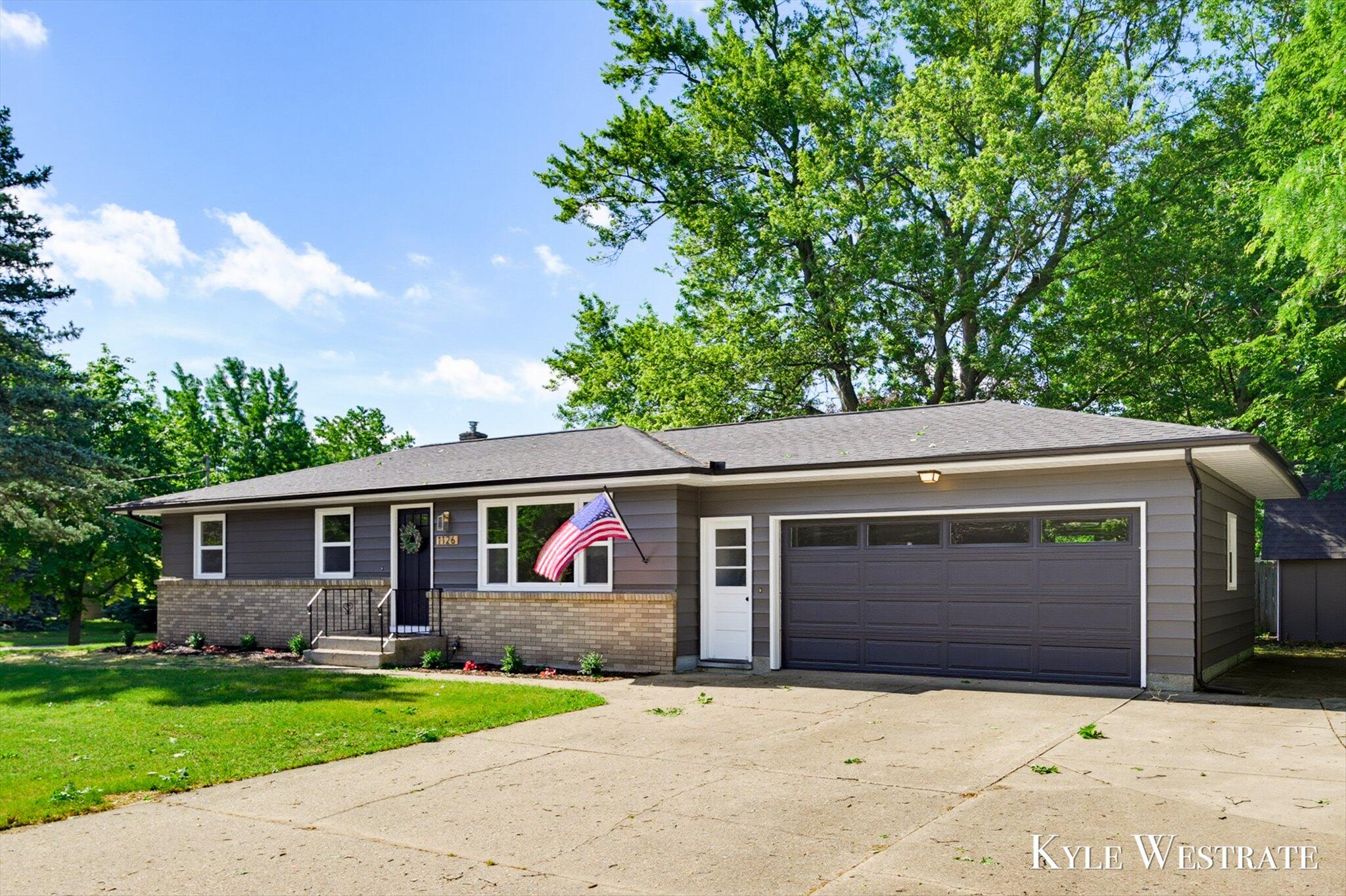 1126 3 Mile Road NW