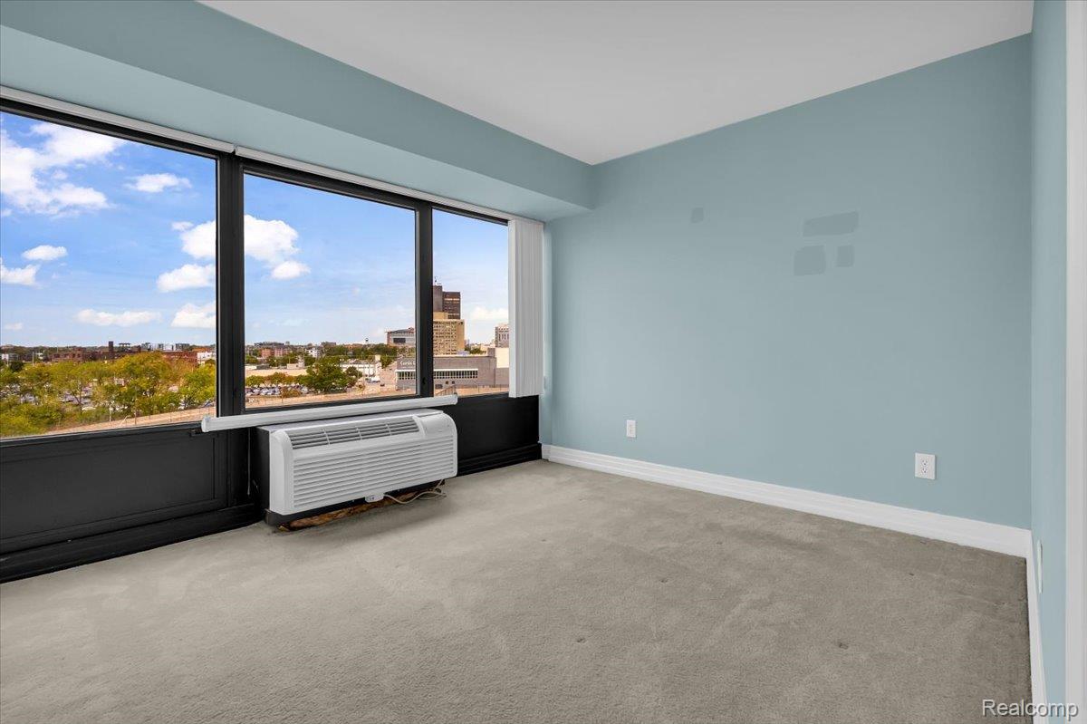 Detroit City, Michigan 48226, United States, 2 Bedrooms Bedrooms, ,2 BathroomsBathrooms,Residential,Active,208109