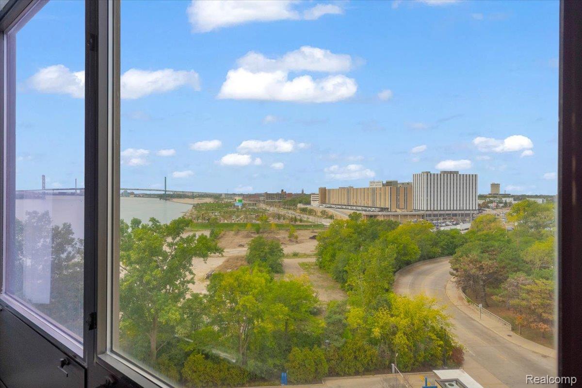 Detroit City, Michigan 48226, United States, 2 Bedrooms Bedrooms, ,2 BathroomsBathrooms,Residential,Active,208109