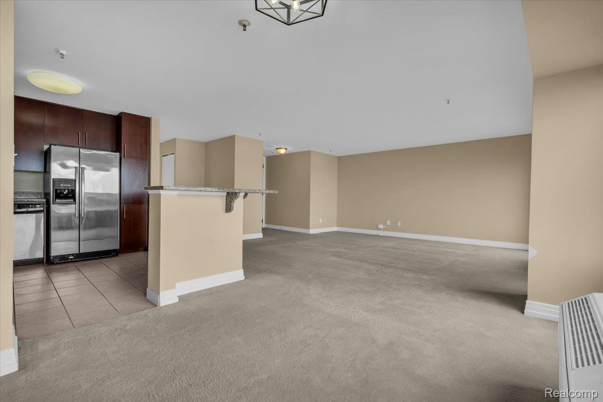 Detroit City, Michigan 48226, United States, 2 Bedrooms Bedrooms, ,2 BathroomsBathrooms,Residential,Active,208109