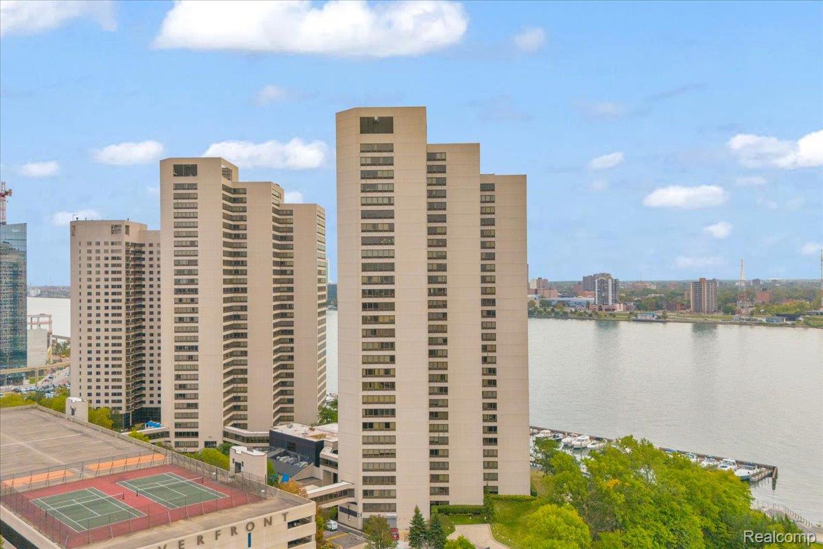 Detroit City, Michigan 48226, United States, 2 Bedrooms Bedrooms, ,2 BathroomsBathrooms,Residential,Active,208109