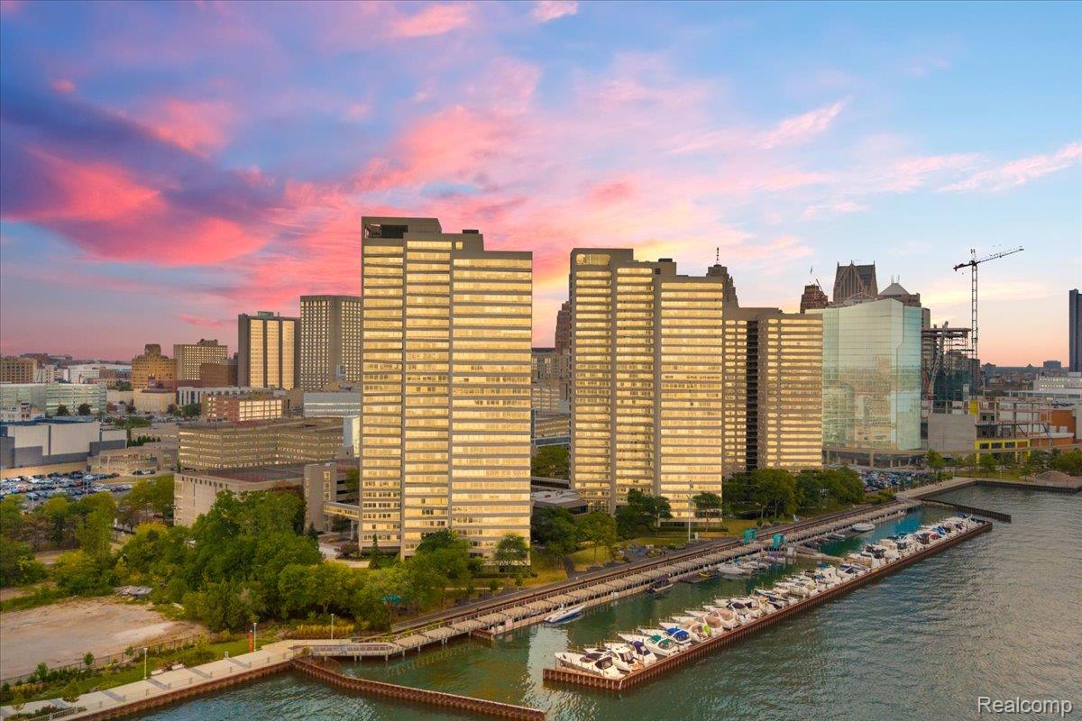 Detroit City, Michigan 48226, United States, 2 Bedrooms Bedrooms, ,2 BathroomsBathrooms,Residential,Active,208109