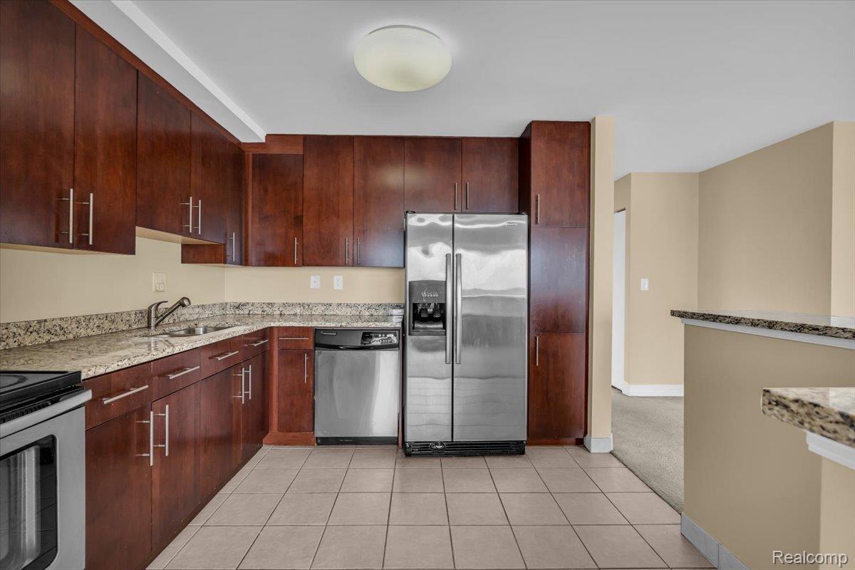 Detroit City, Michigan 48226, United States, 2 Bedrooms Bedrooms, ,2 BathroomsBathrooms,Residential,Active,208109