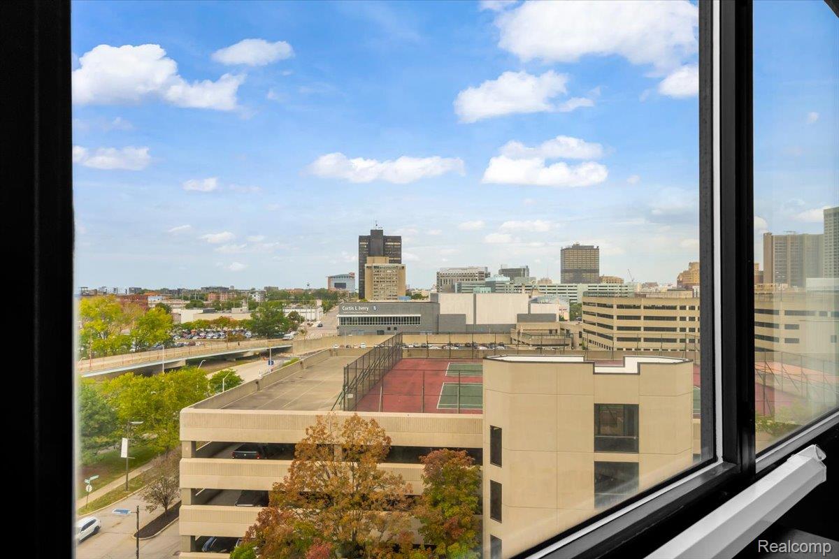 Detroit City, Michigan 48226, United States, 2 Bedrooms Bedrooms, ,2 BathroomsBathrooms,Residential,Active,208109