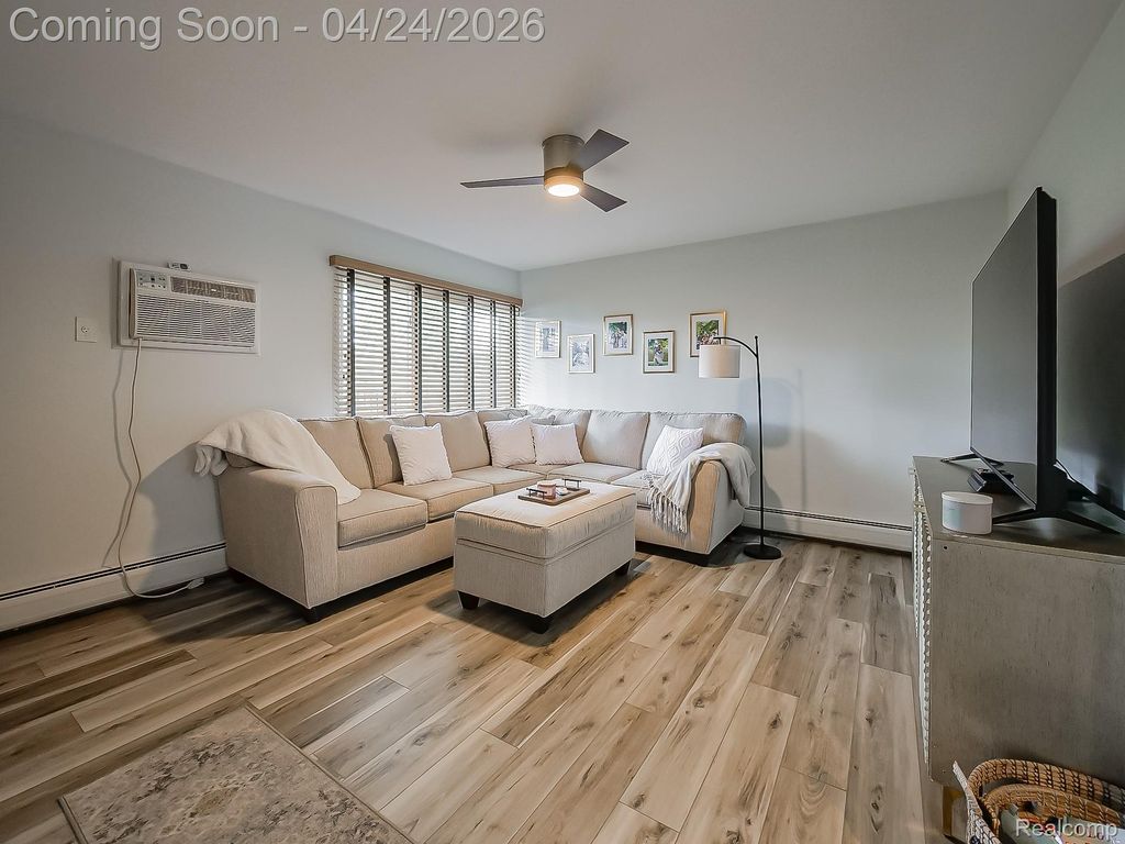 Photo of 3433 Hillside Drive, Royal Oak City, MI 48073 (MLS # 20261026626)