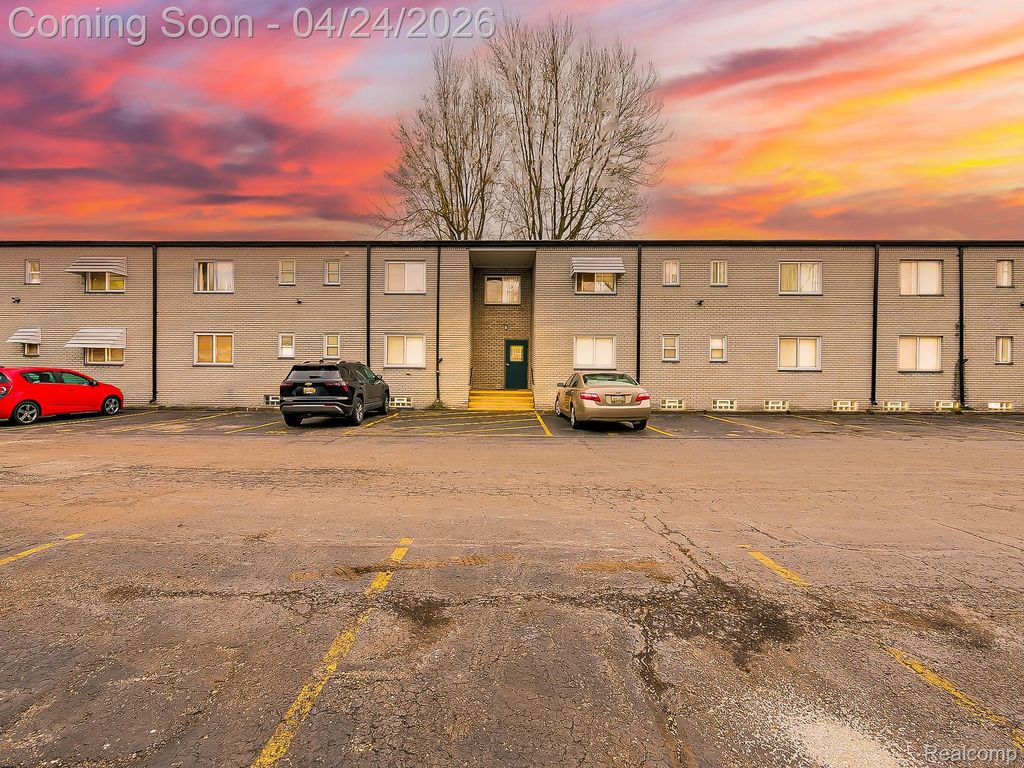 Photo of 3433 Hillside Drive, Royal Oak City, MI 48073 (MLS # 20261026626)