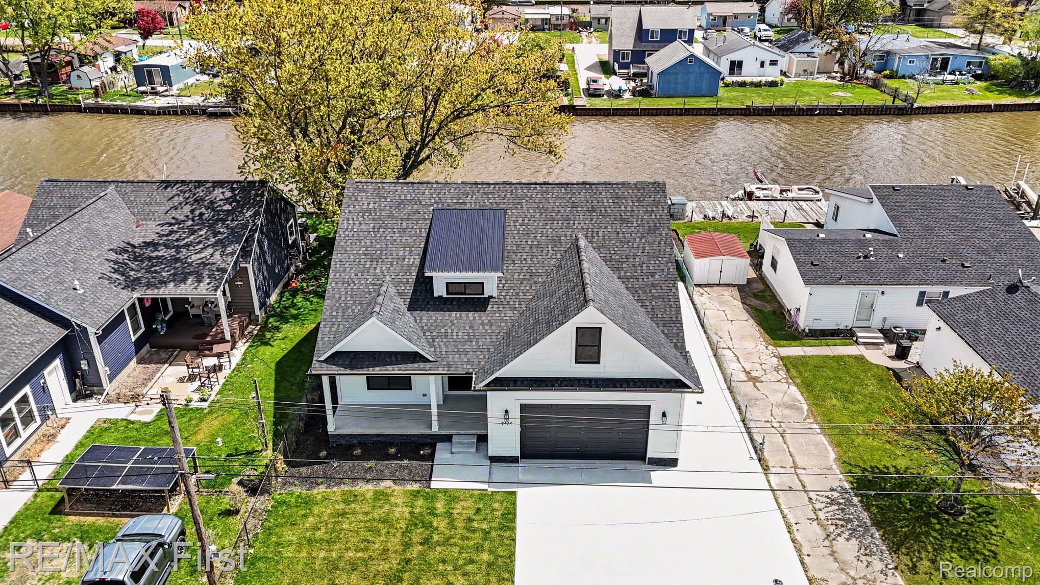 7424 DYKE ROAD