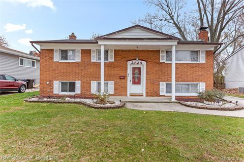 2528 Koper Drive Sterling Heights City MI 48310