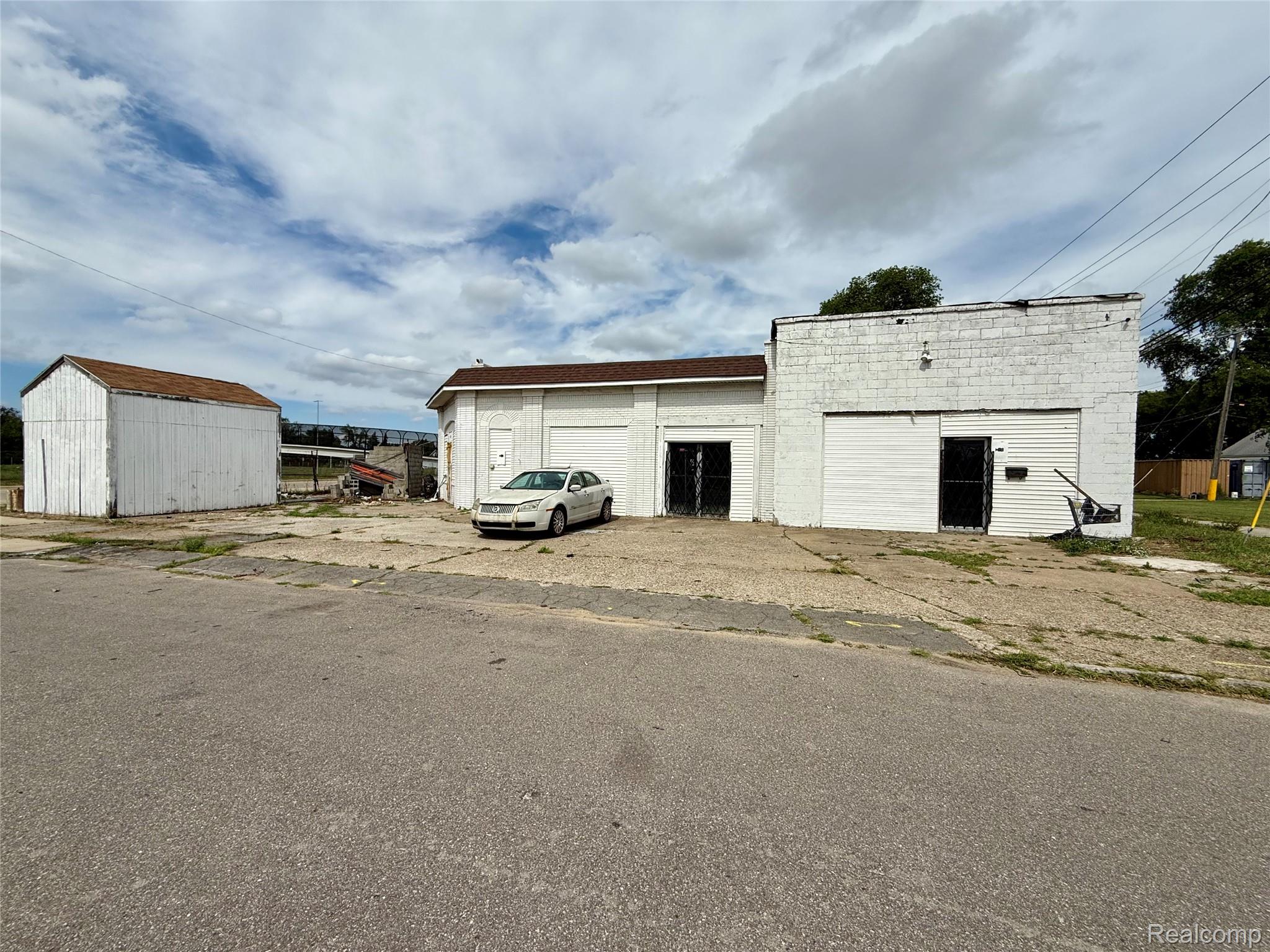 3100 E Davison Street