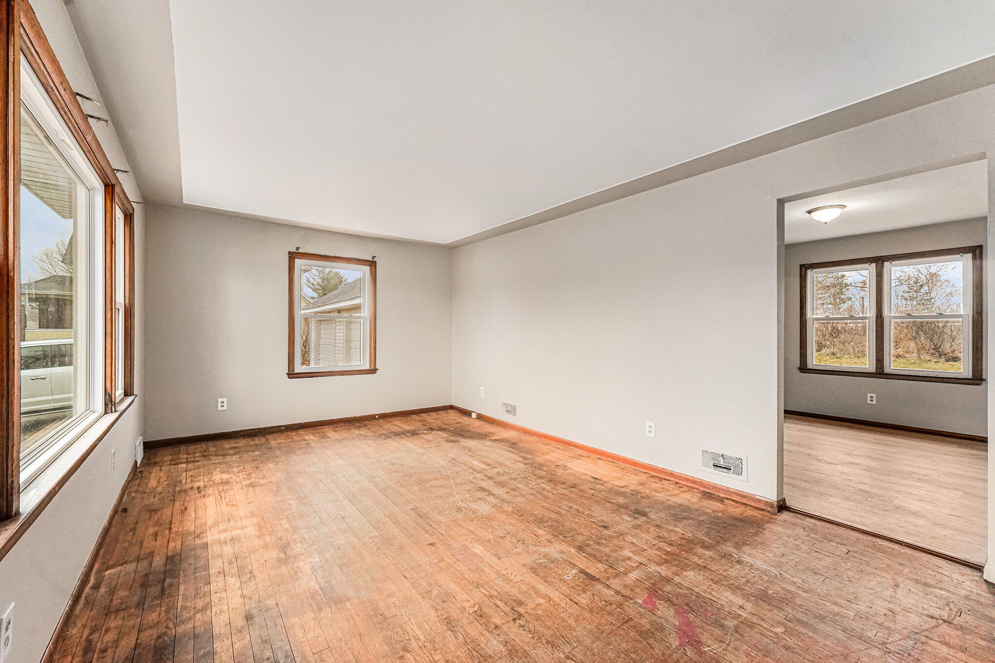 1332 Leonard Street NE