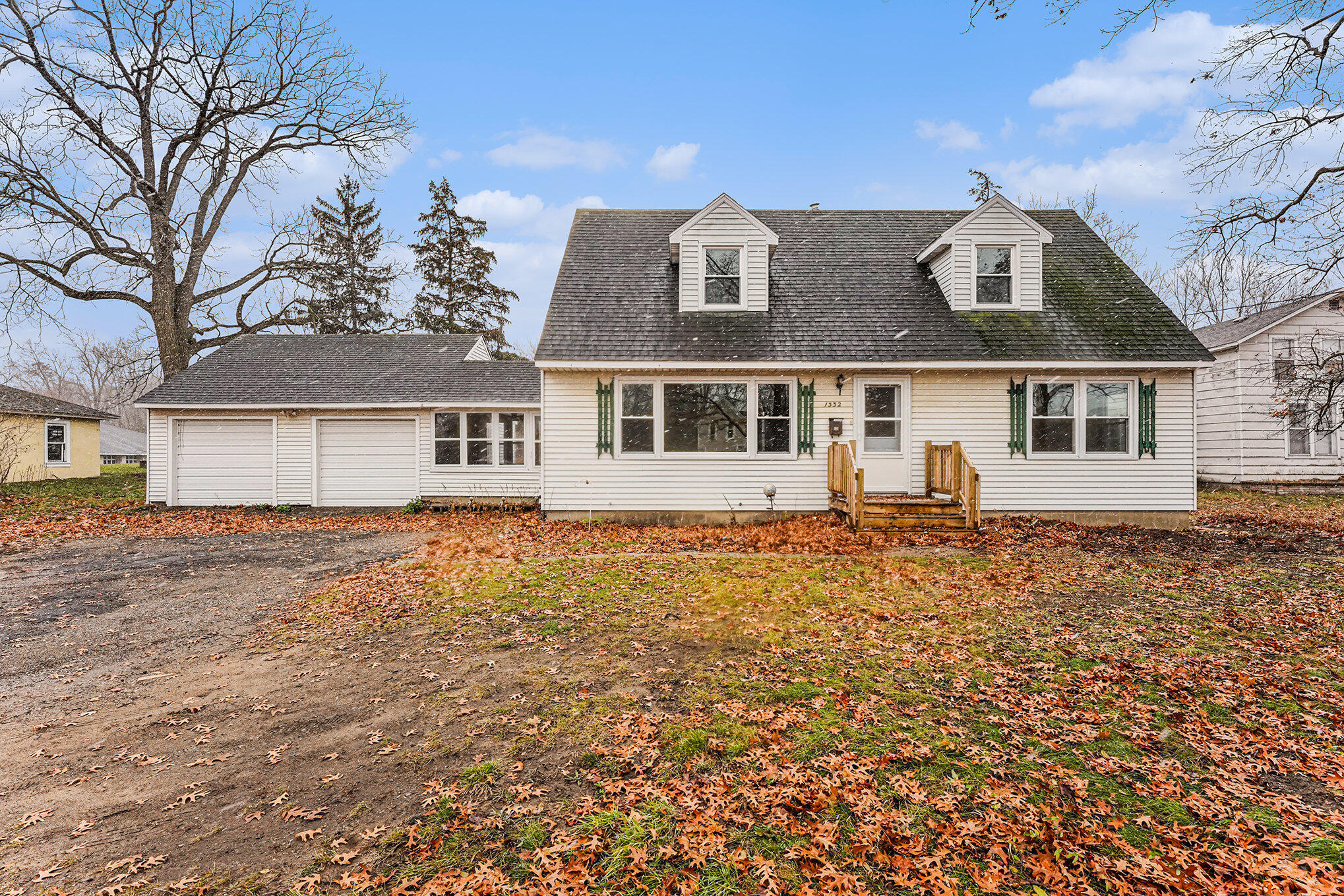 1332 Leonard Street NE