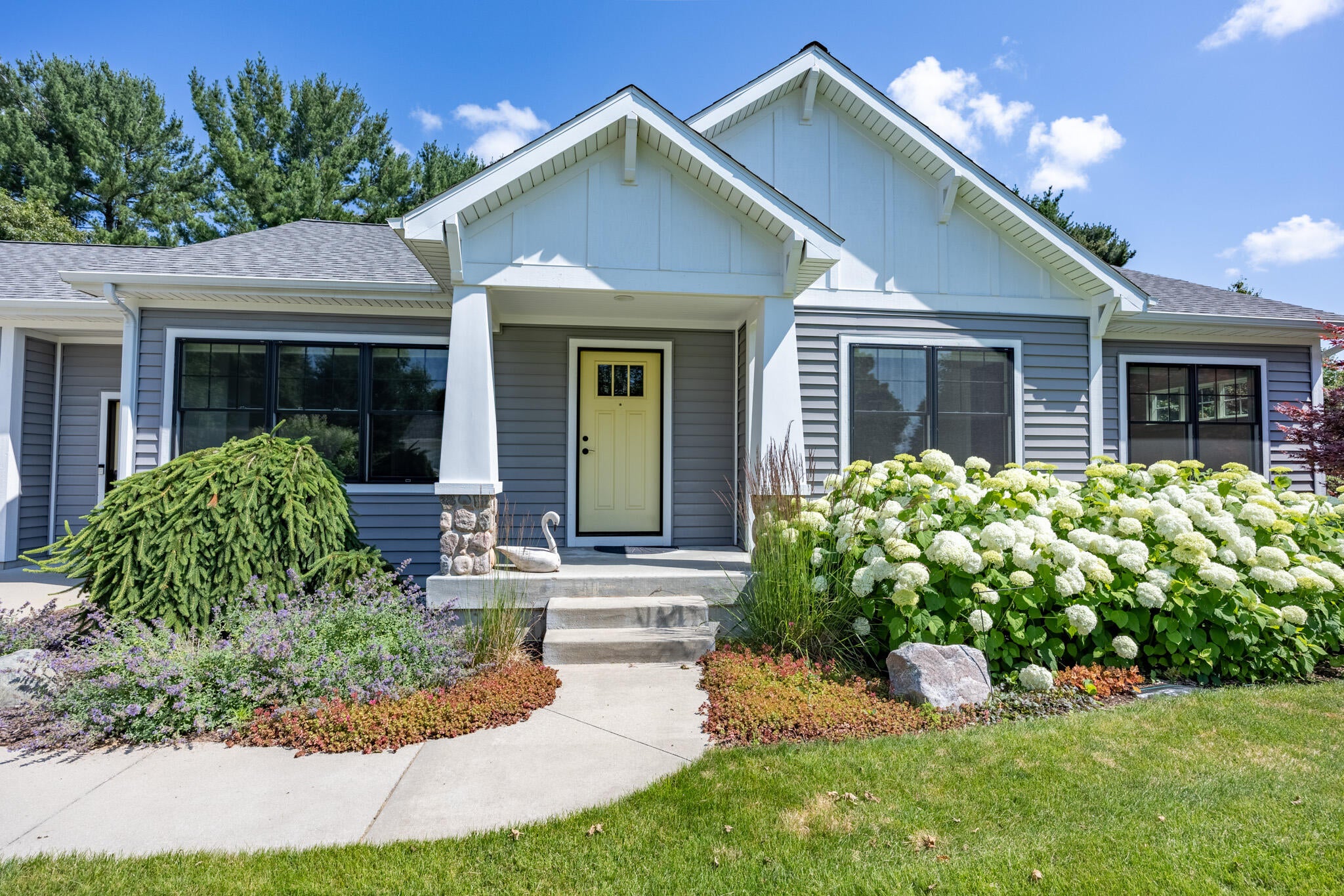2232 W East Hill Drive