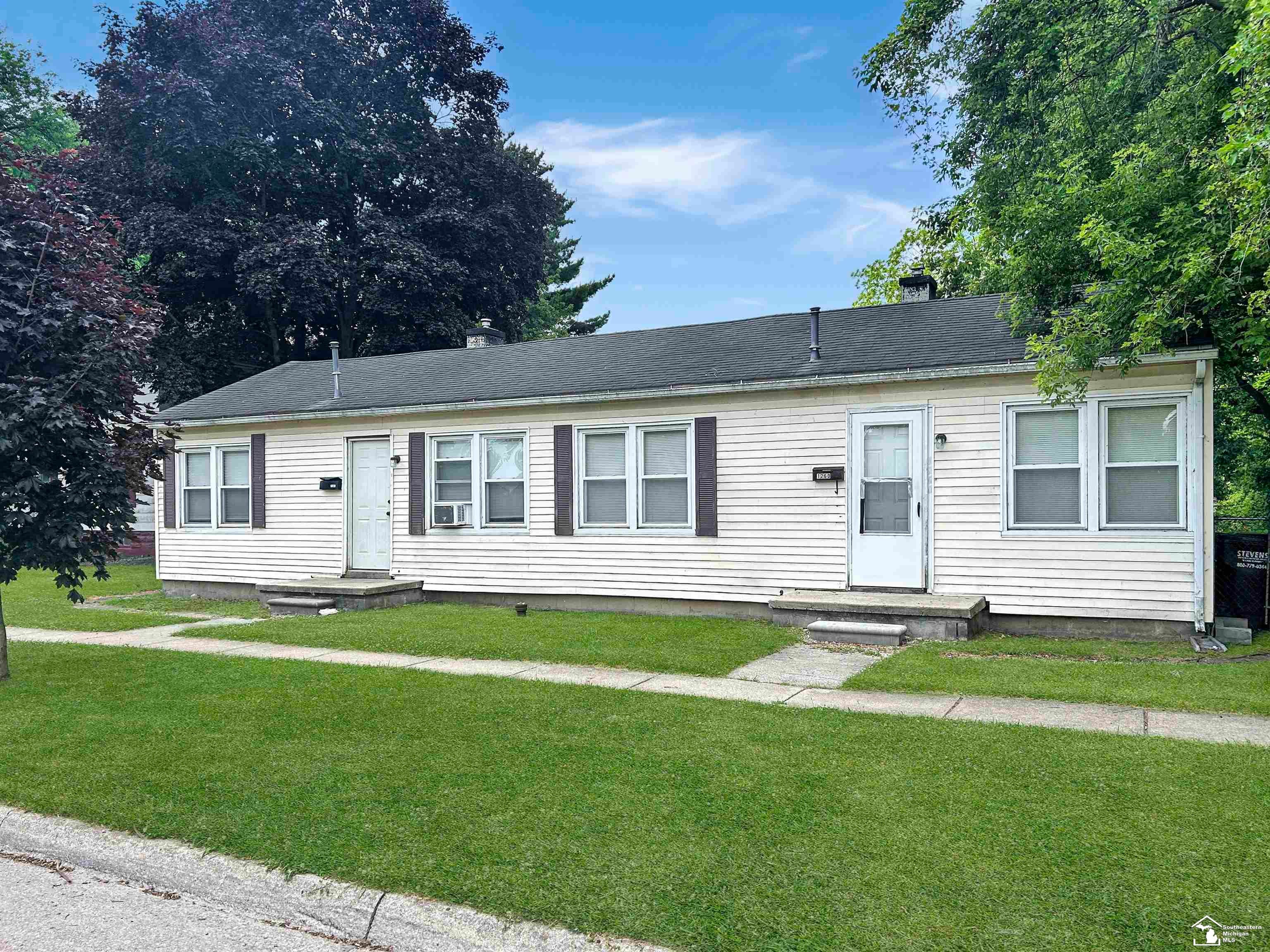 1260 E 5th Street