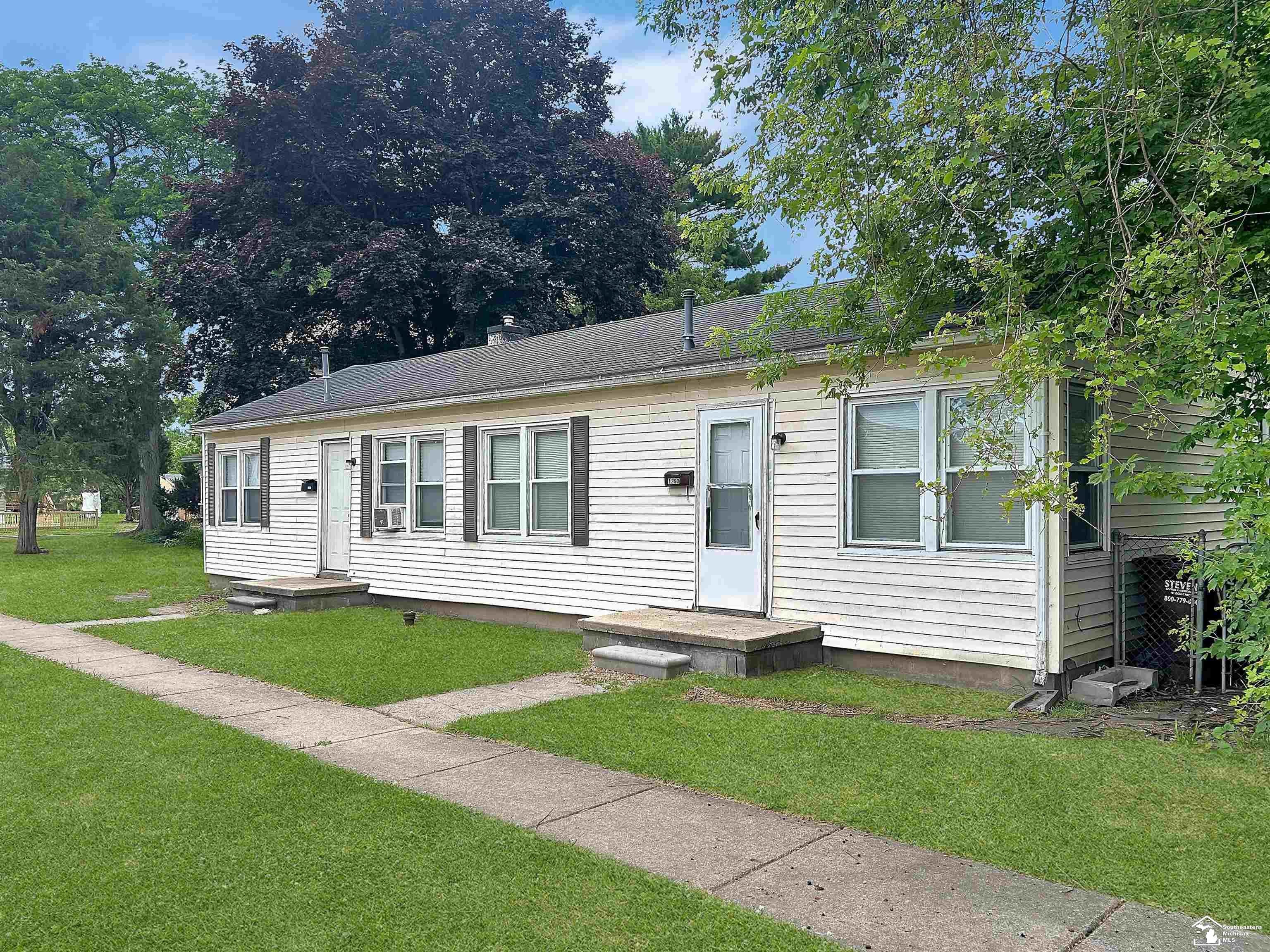 1260 E 5th Street