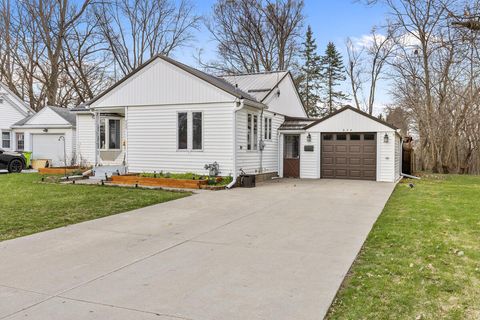 924 W Orange Street Greenville City MI 48838