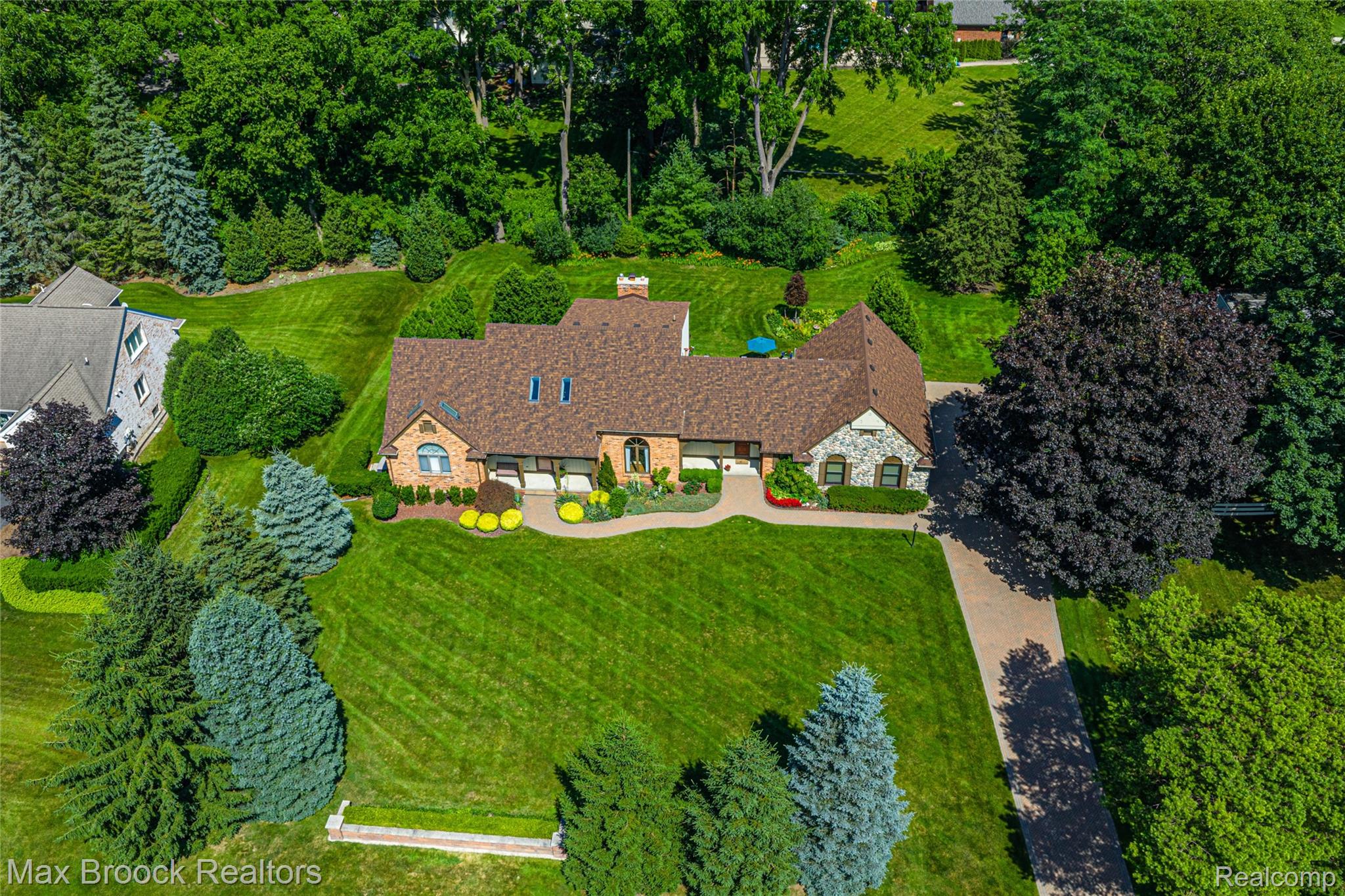 2525 Crofton Court