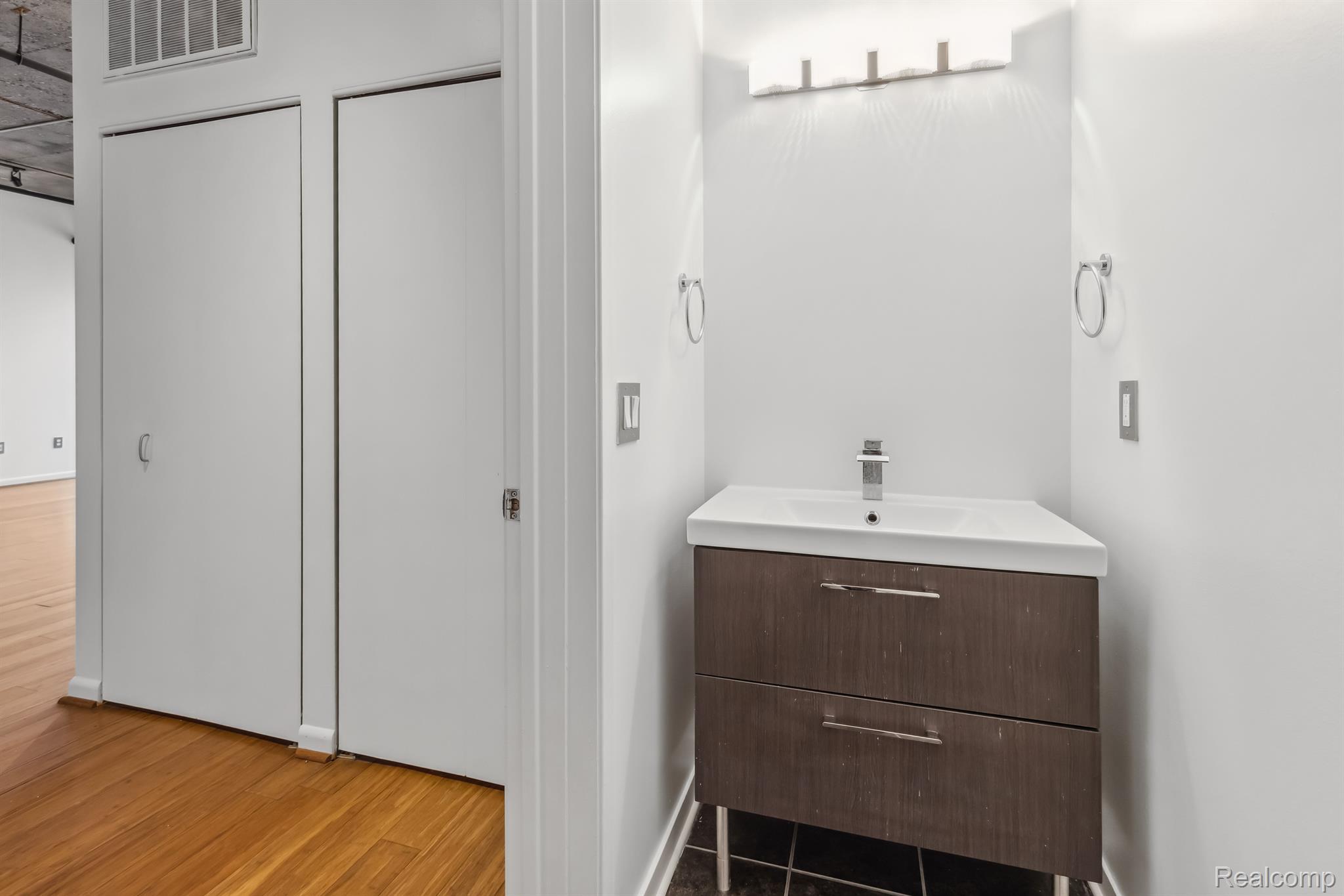 315 2ND Street 416