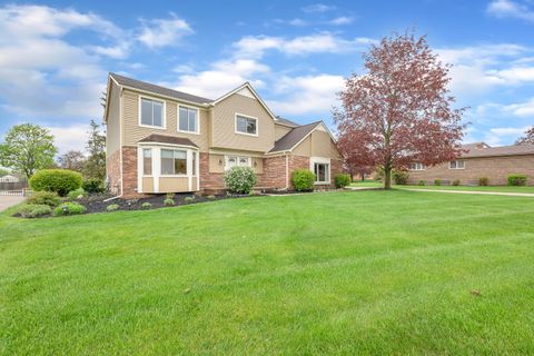 744 Lockmoore Court Rochester Hills City Oakland MI 48307