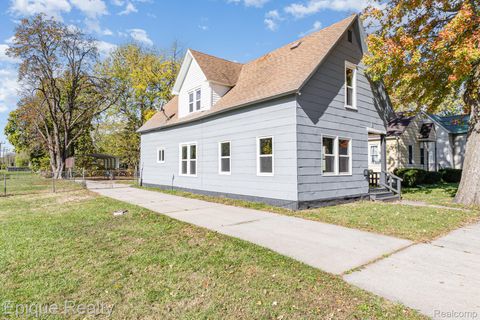 819 Grove Street Saginaw City MI 48602