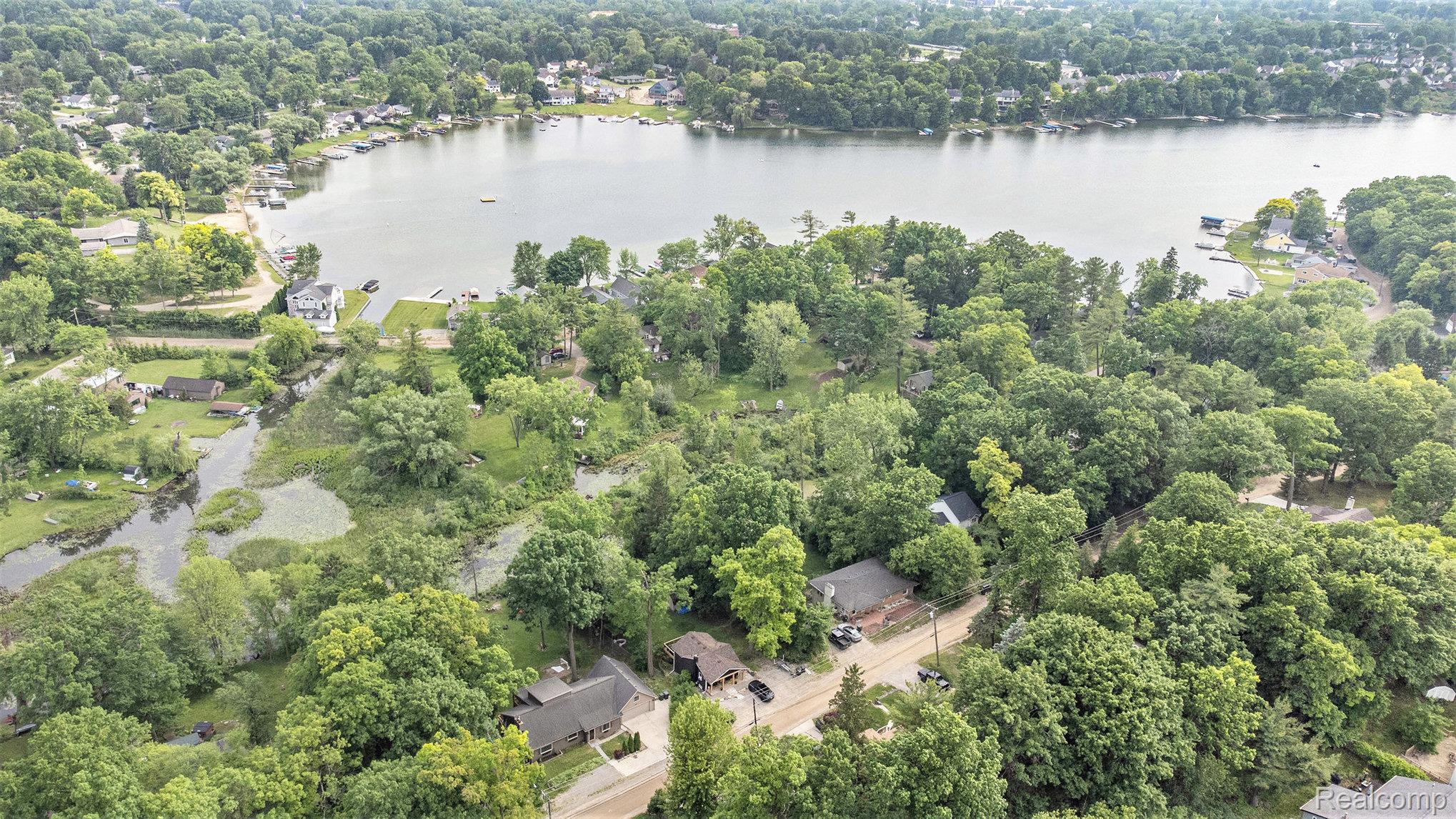 Lake Orion Village, Michigan 48362, United States, 3 Bedrooms Bedrooms, ,2 BathroomsBathrooms,Residential,Active,168373