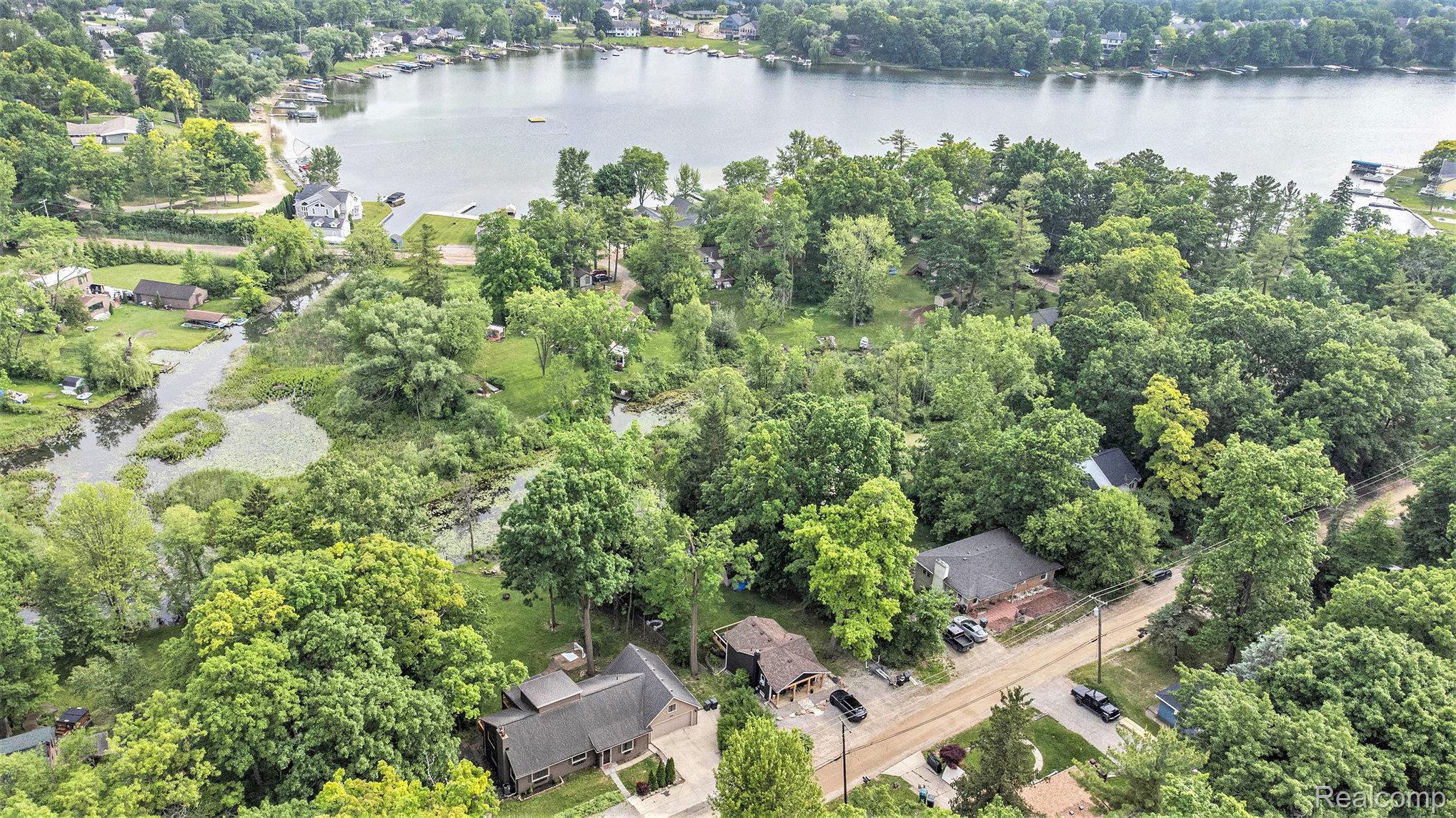 Lake Orion Village, Michigan 48362, United States, 3 Bedrooms Bedrooms, ,2 BathroomsBathrooms,Residential,Active,168373