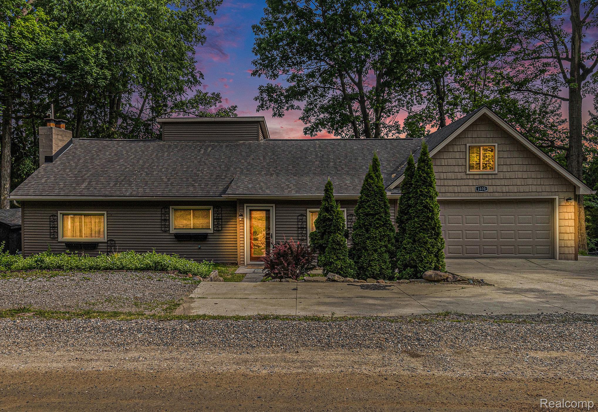 Lake Orion Village, Michigan 48362, United States, 3 Bedrooms Bedrooms, ,2 BathroomsBathrooms,Residential,Active,168373