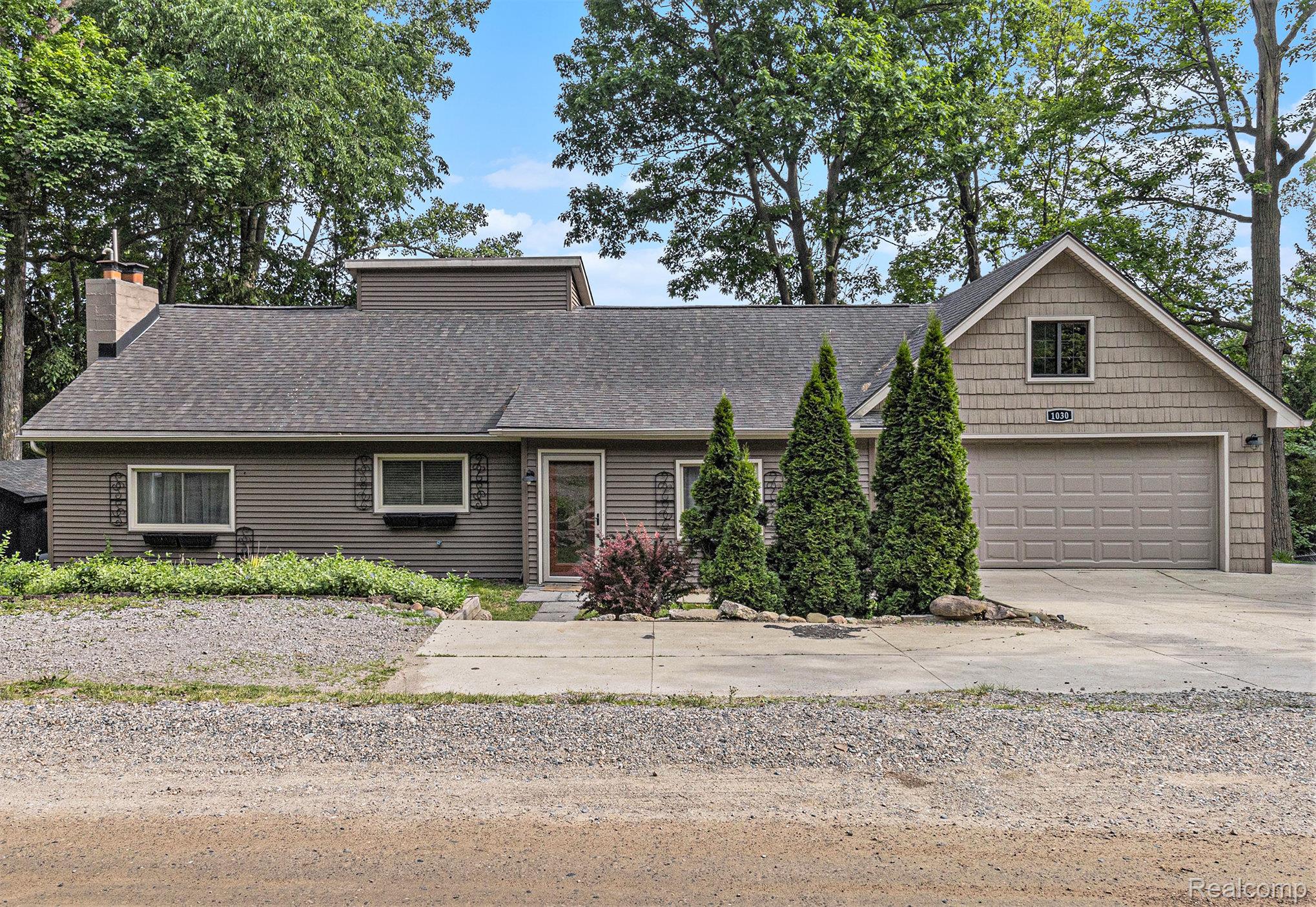 Lake Orion Village, Michigan 48362, United States, 3 Bedrooms Bedrooms, ,2 BathroomsBathrooms,Residential,Active,168373