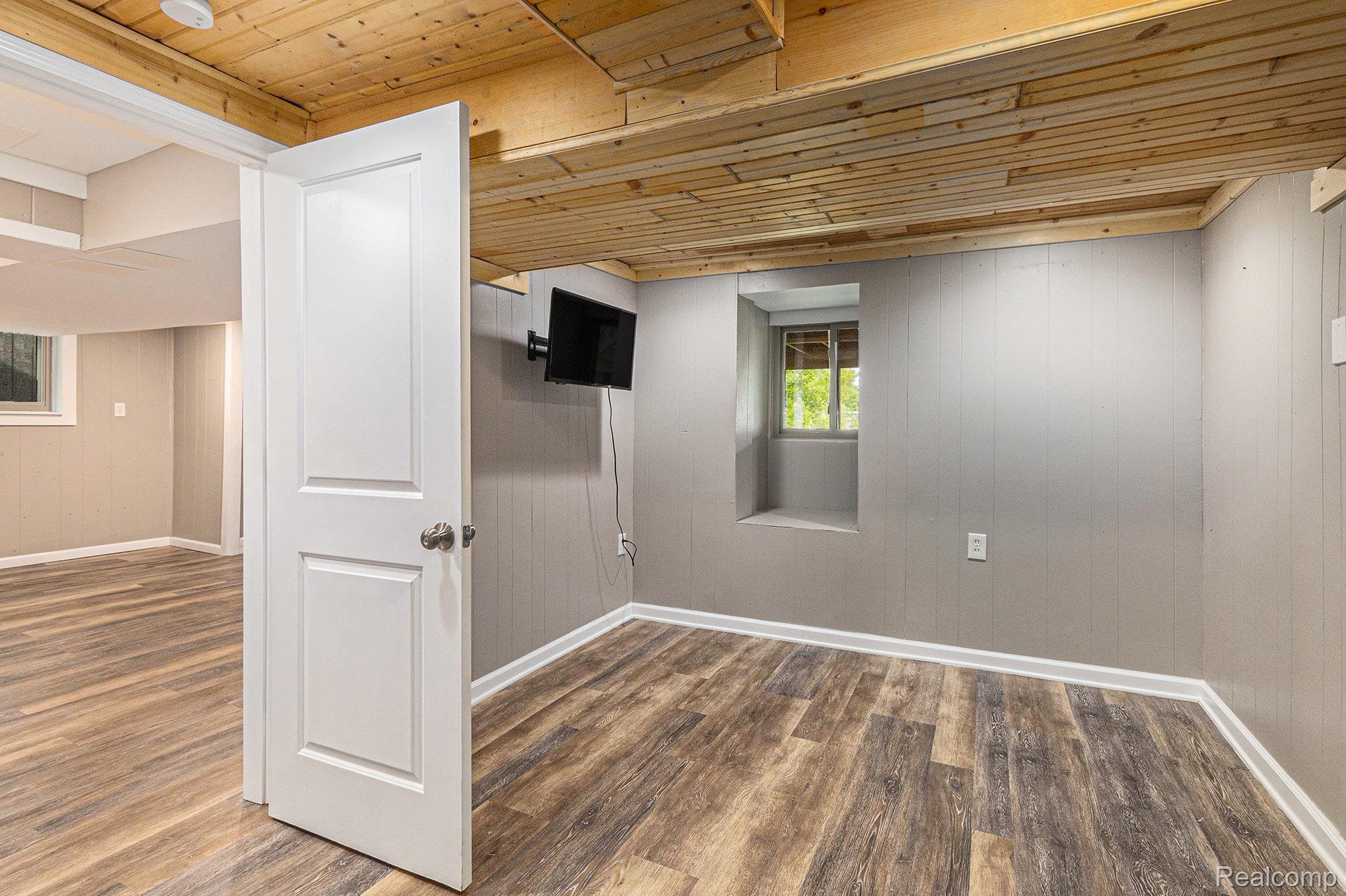 Lake Orion Village, Michigan 48362, United States, 3 Bedrooms Bedrooms, ,2 BathroomsBathrooms,Residential,Active,168373