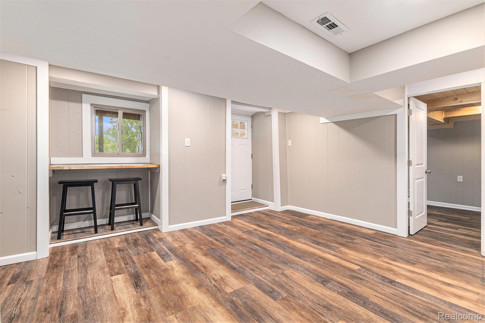 Lake Orion Village, Michigan 48362, United States, 3 Bedrooms Bedrooms, ,2 BathroomsBathrooms,Residential,Active,168373