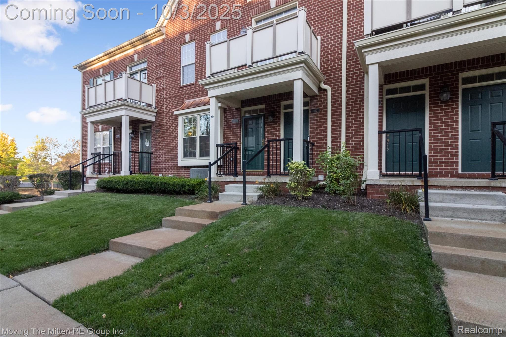 1106 Fountain View Circle