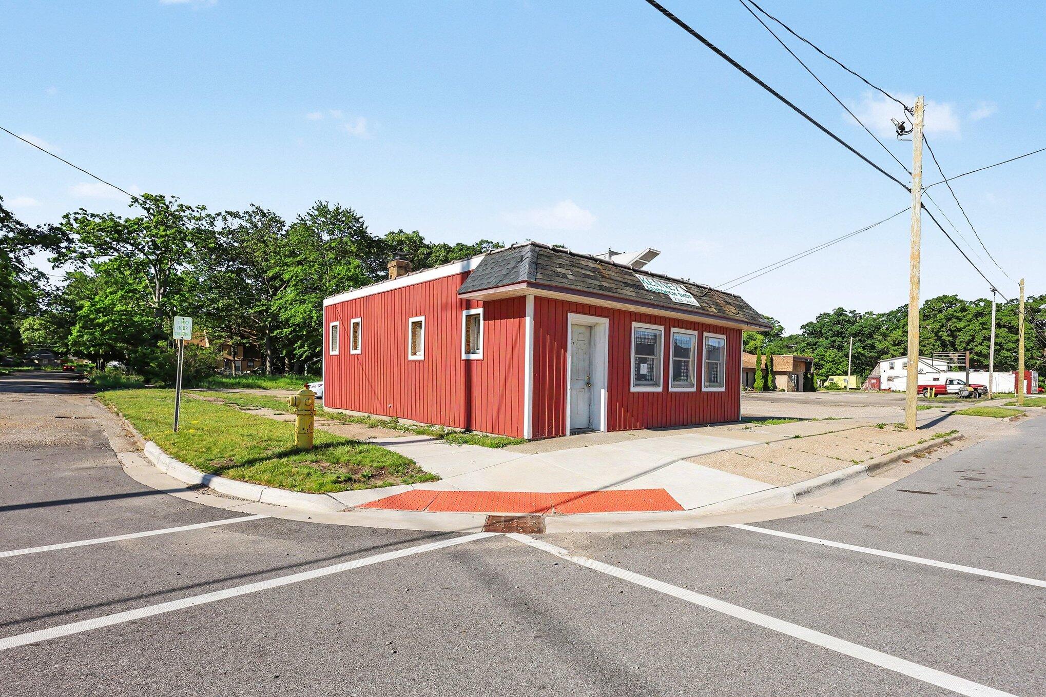 323 E Broadway Avenue