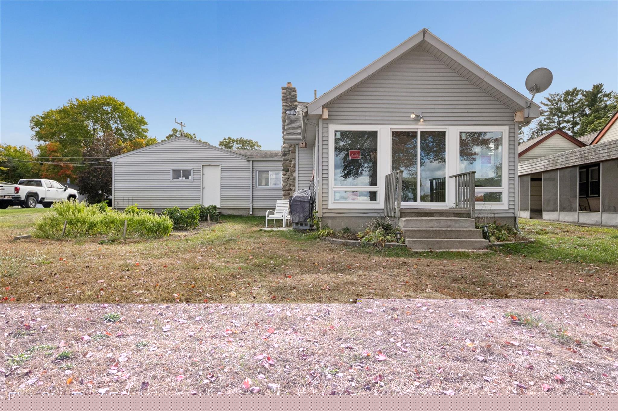 9548 Roundlake Boulevard NE