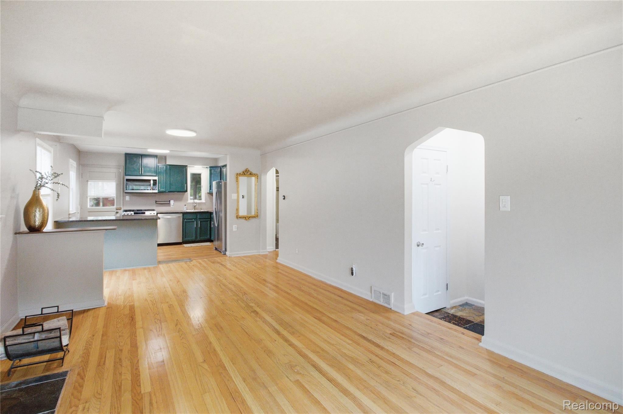 21251 Huntington Avenue