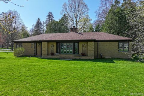 6214 Hugh Street Burton City MI 48509