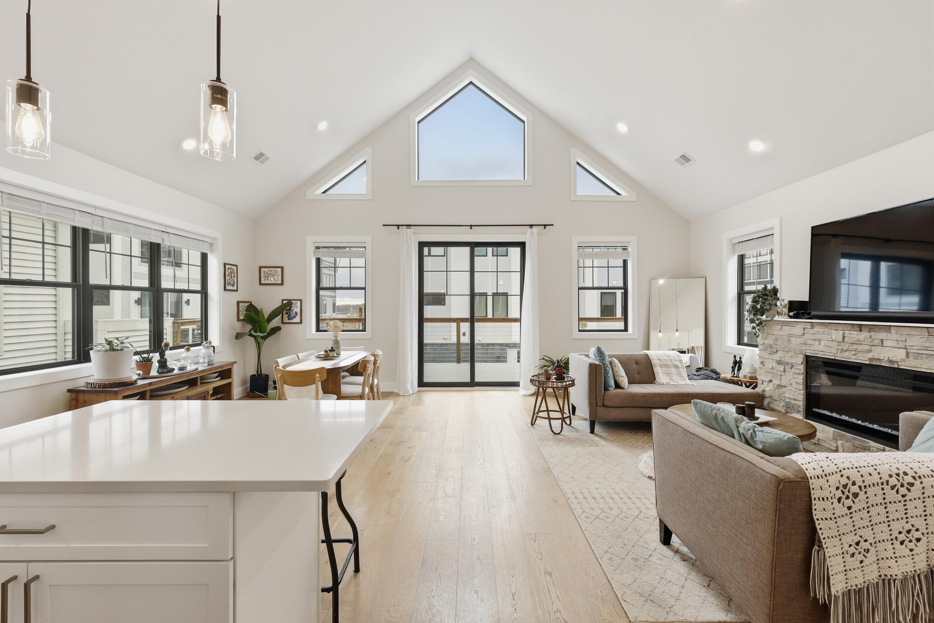 629 Fairview Avenue NE