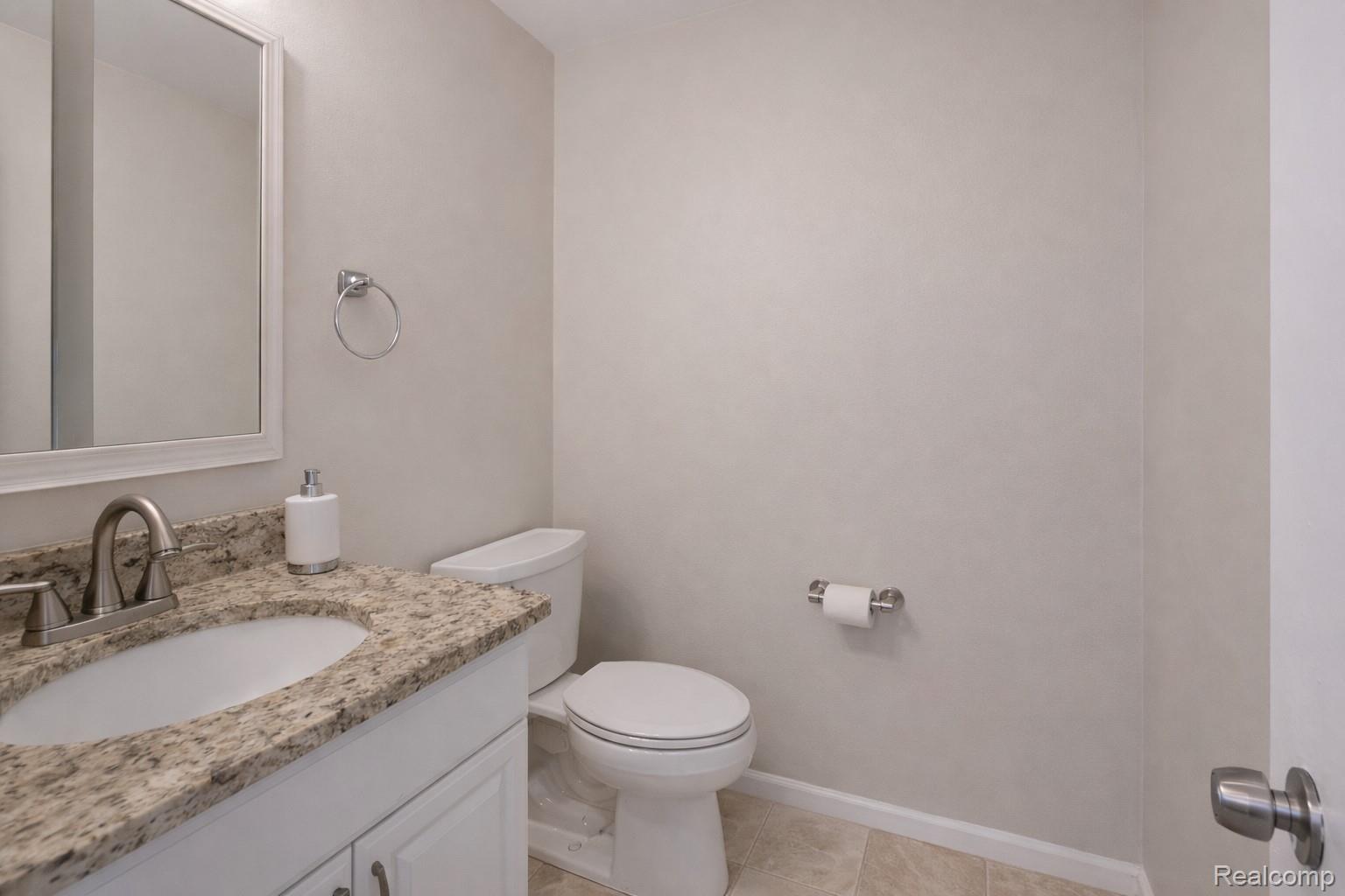 30200 Southfield Road 204