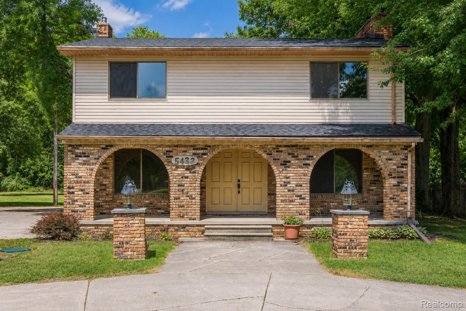 5438 Ray Road
