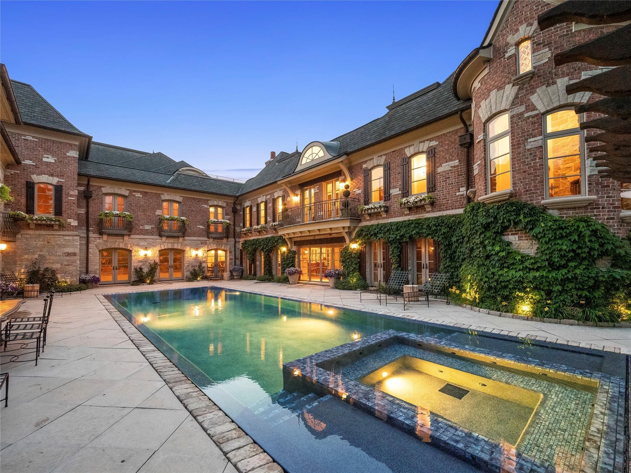 2756 TURTLE BLUFF Drive