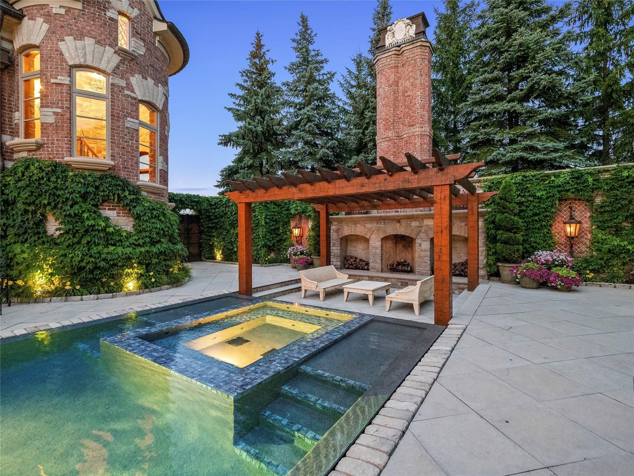2756 TURTLE BLUFF Drive
