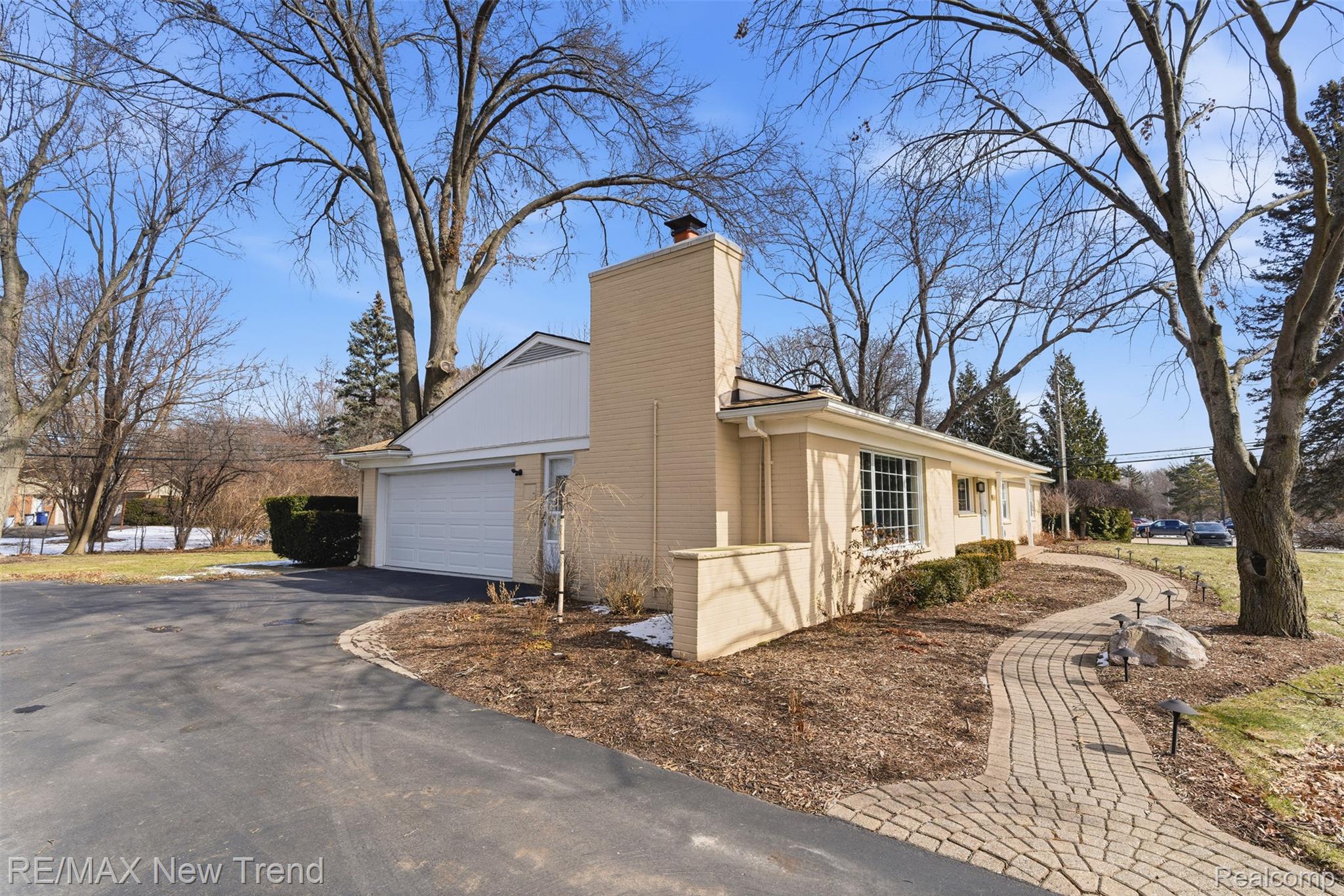1043 Westview Road
