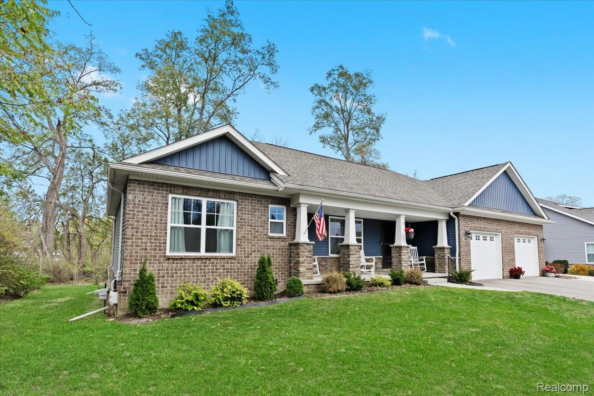 5860 Scenic Bluff Drive