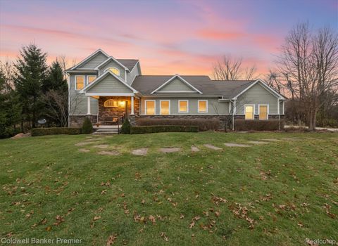 Photo of 214 Presidio Drive, Brandon Charter Township, MI 48462 (MLS # 20251053651)